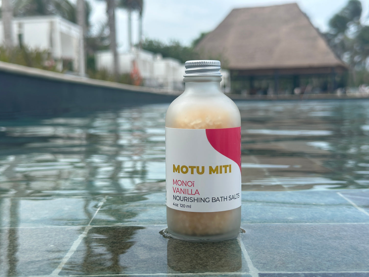 MOTU MITI MONOI OIL AND BATH SALT SET ( Vanilla )